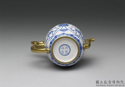 图片[2]-Gilt copper pitcher with painted enamel lotuses on a white ground, Qing dynasty, Qianlong reign (1736-1795)-China Archive